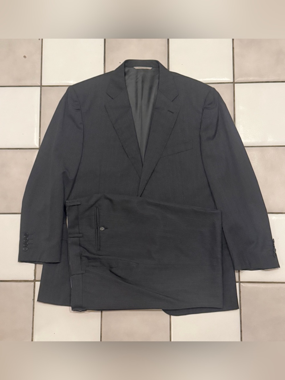 Canali Charcoal Wool 2-Piece Suit Size 42 Regular Fit Flat Front